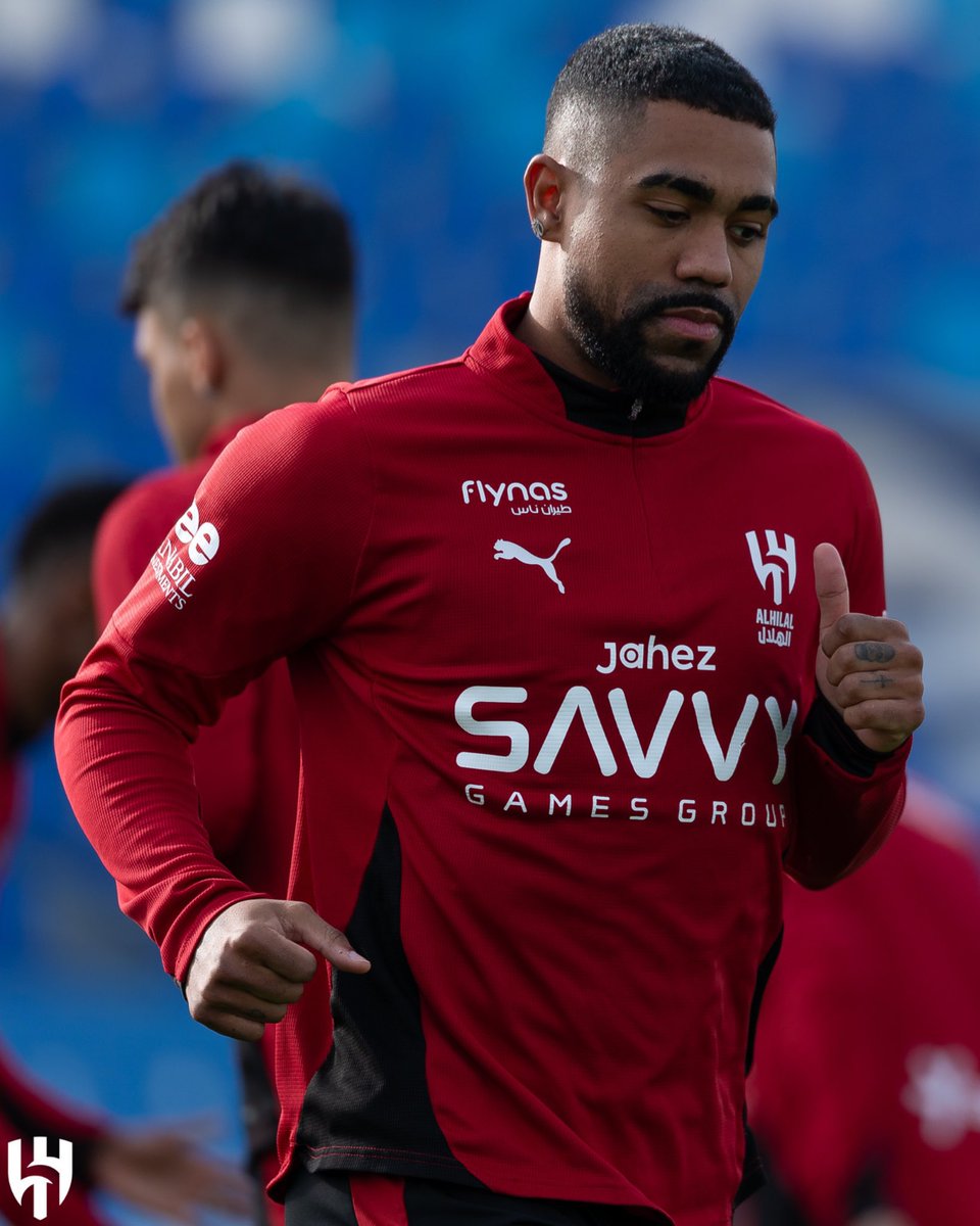 ثقتي اليوم في هذا الرجل فقط لا تخذلني يرحم امك