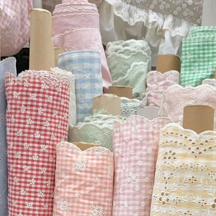 archivedlooks's tweet image. Rolls of pretty fabric ♡