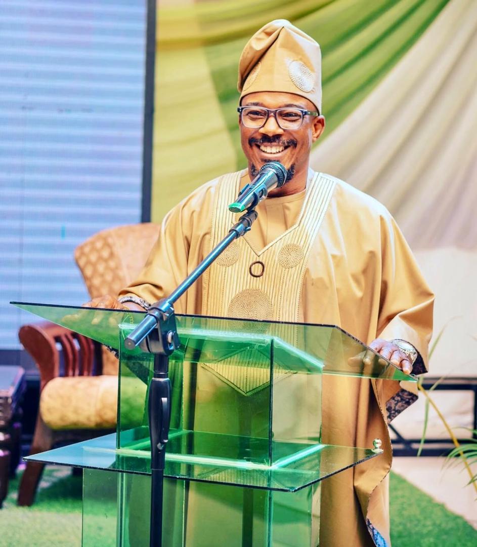 VOBA Jos Chapter Personality of the week January 12th to 17th January

Elder Omoefe Stanley Tawiyah, in celebration of his person and his contribution to humanity and VOBA

Name: Omoefe Stanley Tawiyah 
Nickname: Stranger
Birthday: 21st March
Set: 92
House: St. Luke's