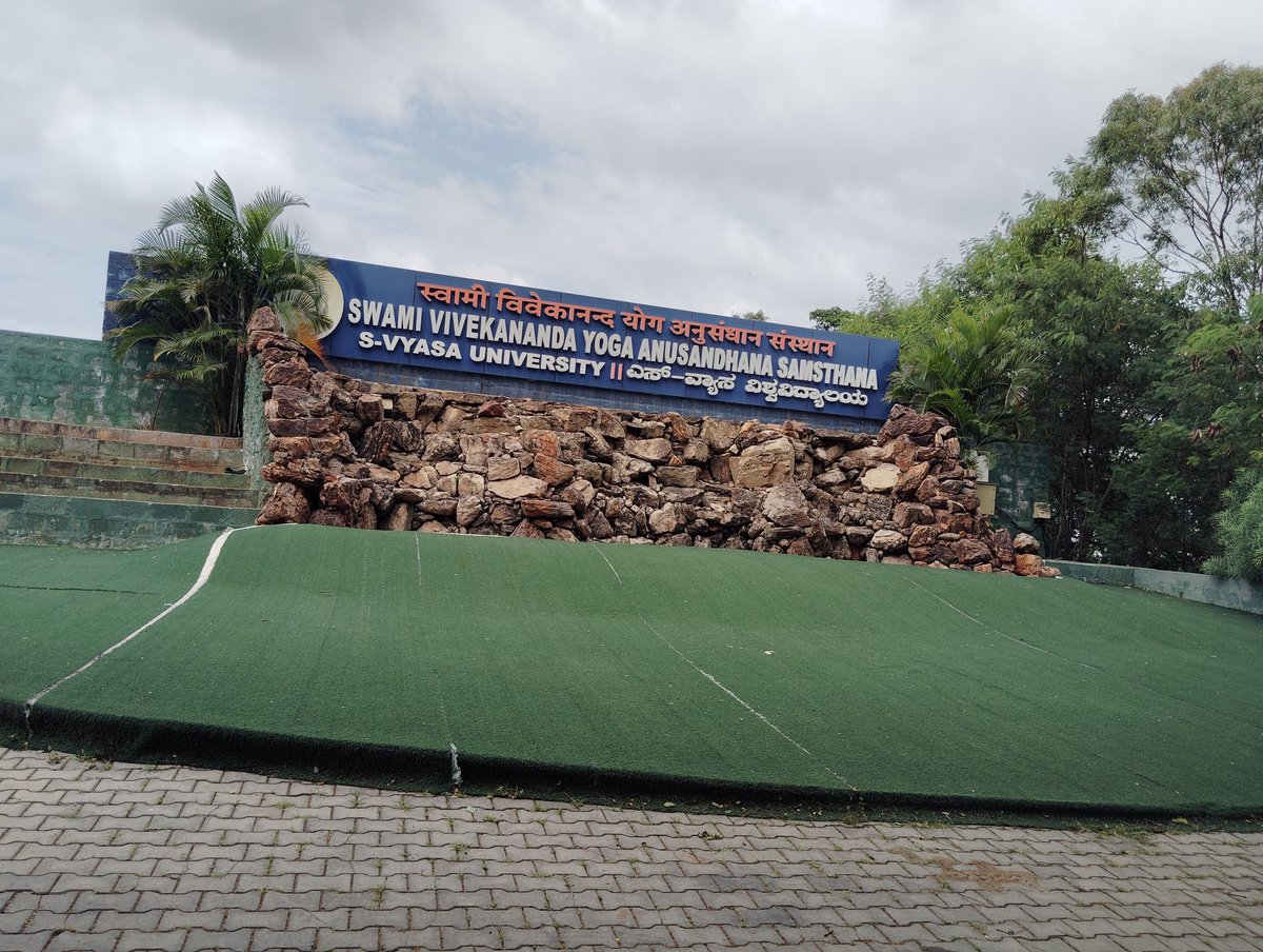 #SwamiVivekananda inspired civilizations beyond generations..timeless #wisdom to benefit humanity, beyond national boundaries...a privilege to be at a centre, inspired by ideals of #SwamiJi , which hosted global #yogapractioner including <a href="/narendramodi/">Narendra Modi</a> ji
#SwamiVivekanandaJayanti