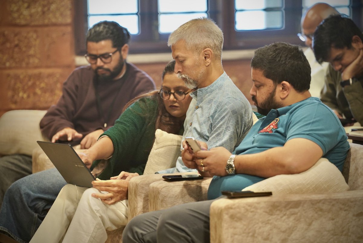 SadhguruAcademy's tweet photo. What happens when entrepreneurs put AI to work? In this demonstrative session, Gen A participants stepped into the role of faculty, drawing from their own experience using AI in the day-to-day running of their enterprises. They shared practical solutions to everyday business challenges, from marketing to operations, with their fellow participants.
#sadhguruacademy
#genaentrepreneurshipbootcamp