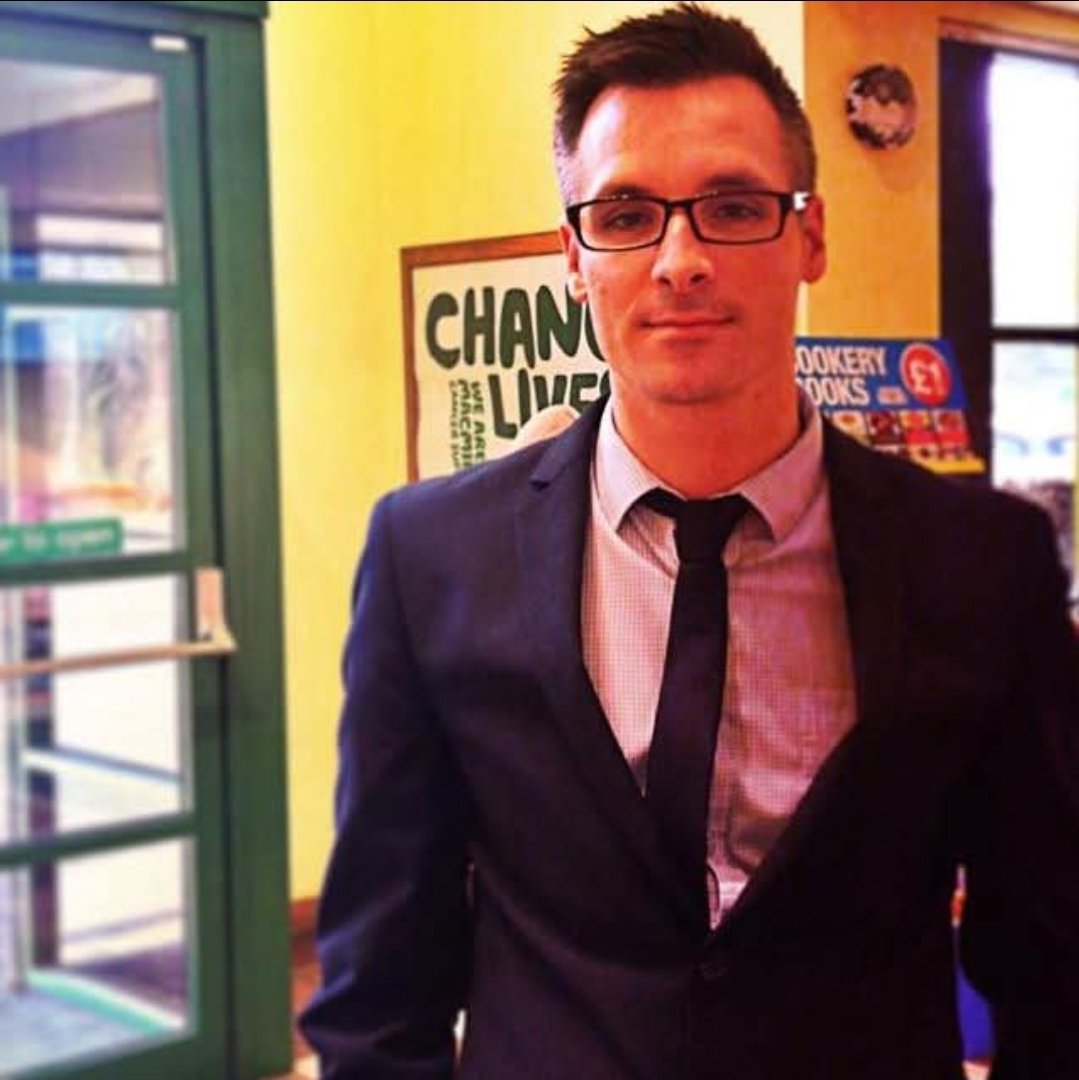 geeky_mikey's tweet image. Suited through the years 🤪