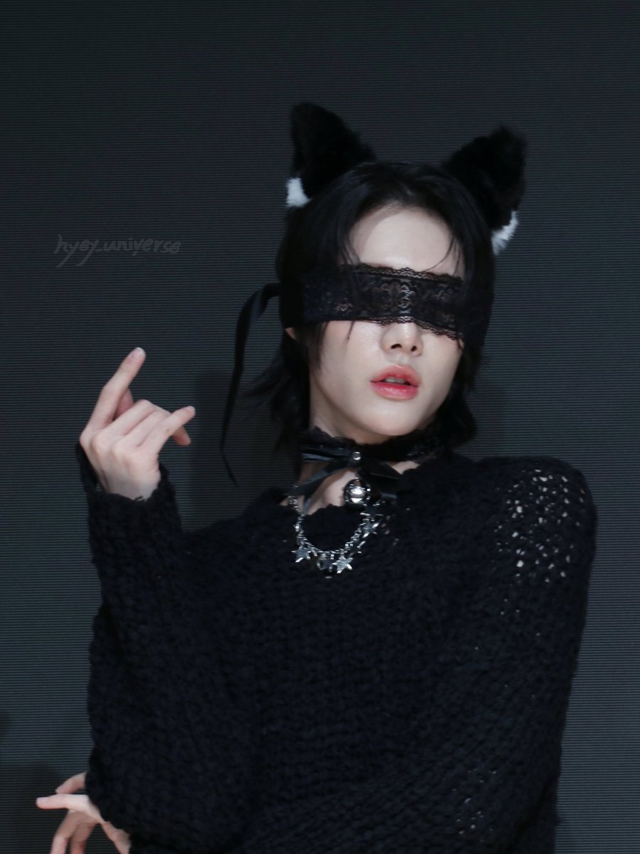 chrpolar's tweet image. black cat rui or white cat rui.... decisions decisions