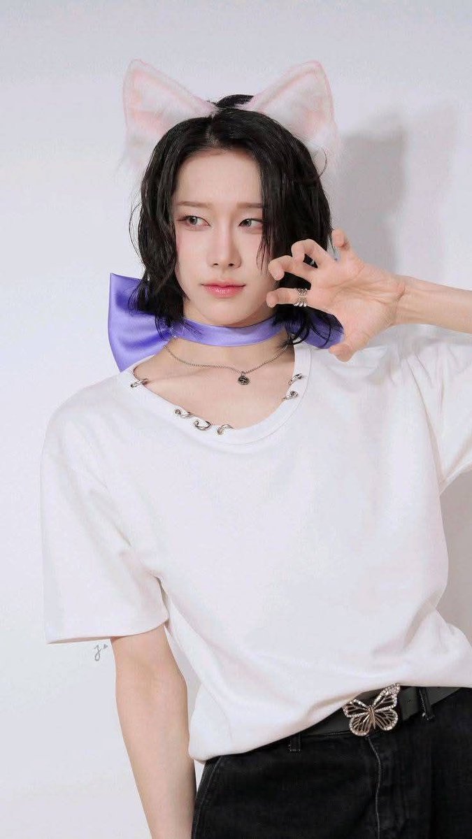 chrpolar's tweet image. black cat rui or white cat rui.... decisions decisions