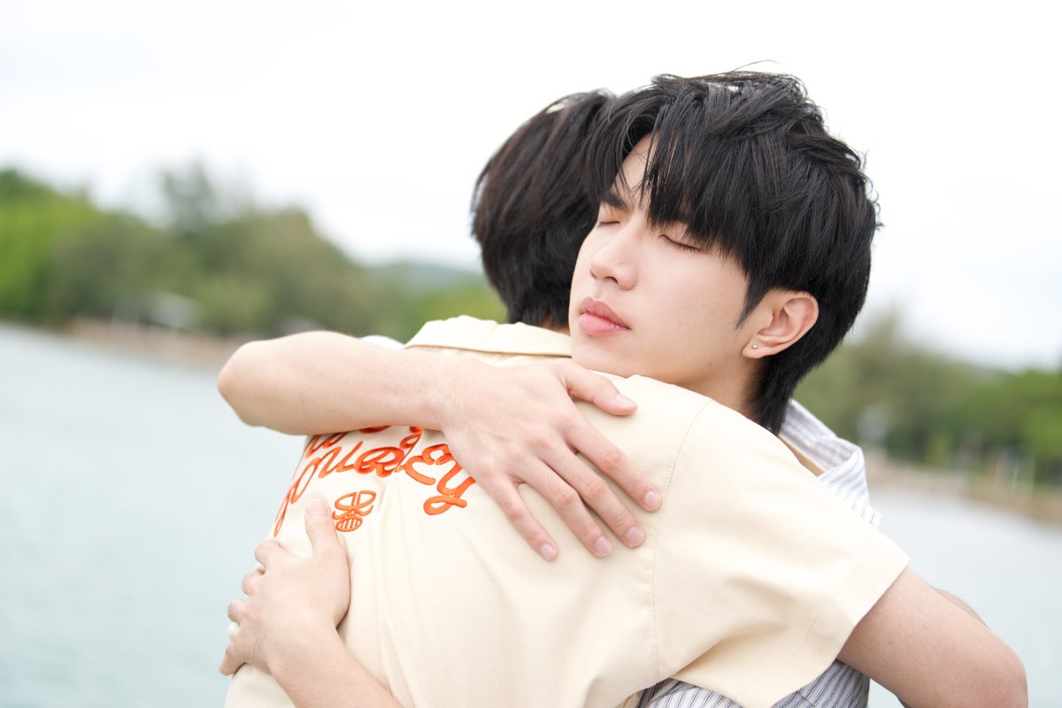 ไหนใครว่าพวกมันไม่ถูกกัน Head 2 Head tweet media