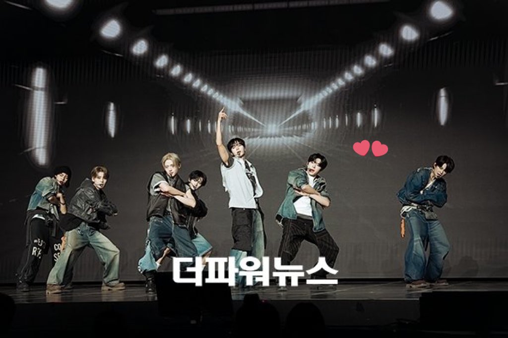 they left a spot for arno 🥹