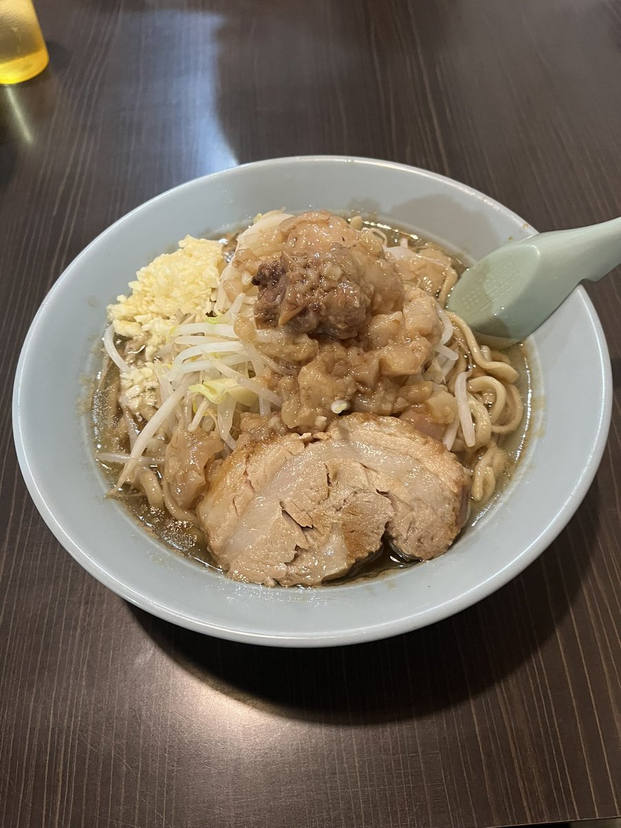 ラーメンが食べたい。ラーメンが食べたいんだで。年明けてからどこも行けてなくて悲しいぃ