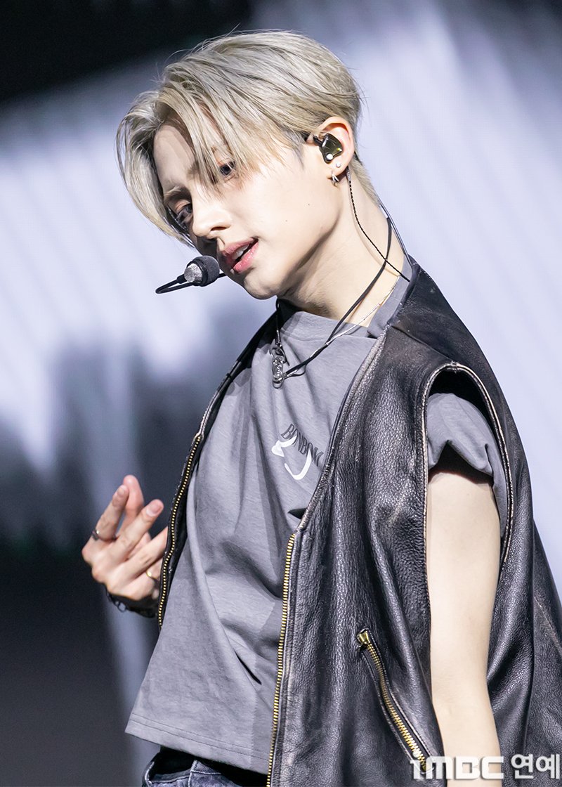 imbcenews's tweet image. [포토] 알디원 상원, 파워 퍼포머 
#알파드라이브원 #ALPHADRIVEONE #ALD1 #미니1집
#EUPHORIA #유포리아 #상원 #SANGWON #FREAKALARM
#프릭알람 #타이틀곡 #데뷔쇼케이스_260112 [iMBC 연예]

알파드라이브원(리오, 준서, 아르노, 건우, 상원, 씬롱, 안신, 상현)은 타이틀곡 ‘FREAK ALARM’(프릭…