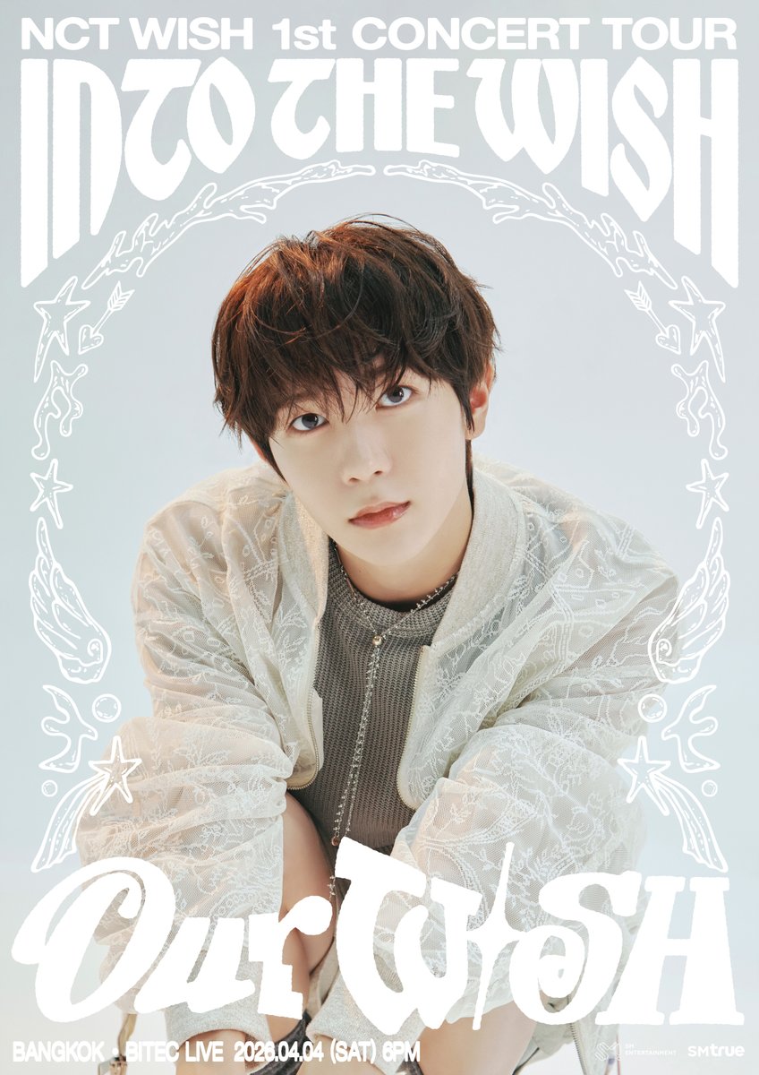 SMTrueThailand's tweet image. ꒰ঌ*‧💛 D-2 💛‧*໒꒱ ก่อนการเปิดจำหน่ายบัตรการแสดง 🔜⭐
⠀
𝐍𝐂𝐓 𝐖𝐈𝐒𝐇 𝟏𝐬𝐭 𝐂𝐎𝐍𝐂𝐄𝐑𝐓 𝐓𝐎𝐔𝐑 ‘𝐈𝐍𝐓𝐎 𝐓𝐇𝐄 𝐖𝐈𝐒𝐇 : 𝐎𝐮𝐫 𝐖𝐈𝐒𝐇’ 𝐈𝐍 𝐁𝐀𝐍𝐆𝐊𝐎𝐊
⠀
🔮 𝟒 เมษายน 𝟐𝟎𝟐𝟔 (เสาร์)
⠀
✨ เวลาแสดง 𝟏𝟖:𝟎𝟎 น.
⠀
🪄 ไบเทค ไลฟ์ (𝐁𝐈𝐓𝐄𝐂 𝐋𝐈𝐕𝐄)…