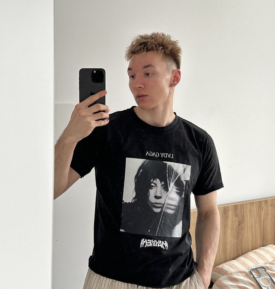 timshe_'s tweet photo. Hi! 🏳️‍🌈🖤 https://t.co/ul43kyE9l6