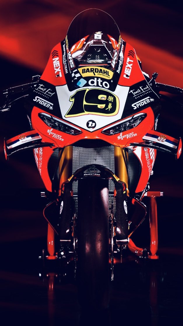 “Me siento muy motivado, tanto física como mentalmente, y estoy listo para dar el 100 %. Tenemos que trabajar para encontrar la sensación adecuada y entender cómo manejar mejor la nueva moto. El apoyo oficial de Ducati también es fundamental”

#WorldSbk
#Bautista