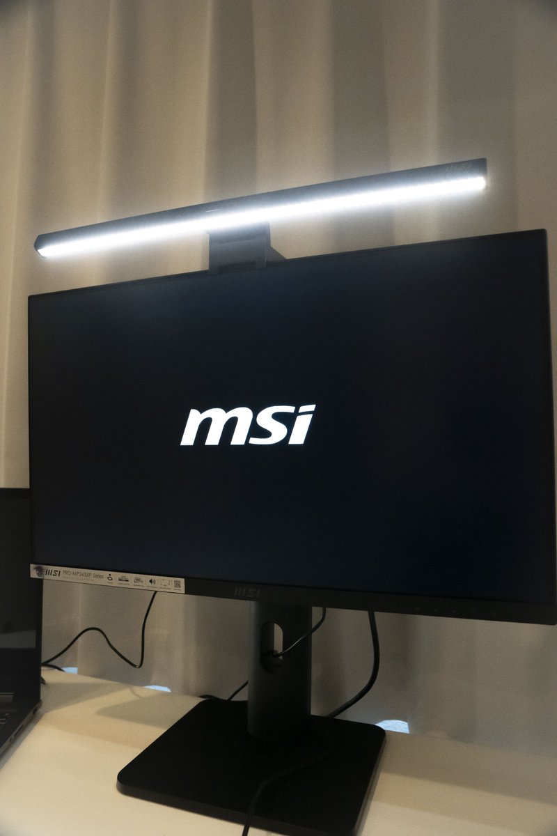 rag1sfn's tweet image. なんと！MSIモニターアンバサダーのお年玉企画で、
5000円くらいするモニターライトを抽選で3名様にプレゼントしちゃいます！
勉強や仕事に最適なので、ぜひ応募してください！
 
【応募方法】
下記アカウントをフォロー
@MSI_JP
@rag1sfn
＃MSIモニターアンバサダーお年玉企画…