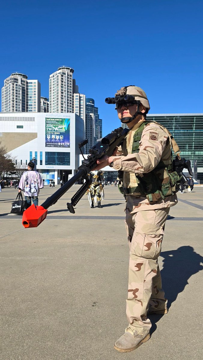 tyrue1's tweet image. 2025.1.11. 부코 바렛 사진(중앙 광장)
찍어주신분:@GentleKimP