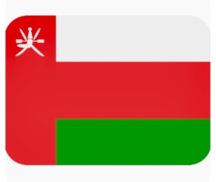 المواطن
٦٠٪ مديون للبنك..منهم من  تقاعد على مبلغ ١٢٥٠ ريال وثلثي هذا المبلغ يذهب لقرض بنك و مركبه..فهل يصح يامشرّع حمايه إجتماعيه تقتحم عليه سكونه ومصالحته مع ظروفه..وتصرف له منفعة كبار السن وقد صارت بعداد فاتورة كهرباء تقلقه ما بقي من عمره..ثم تأخذها يوم تولي السلطان هيثم الحكم