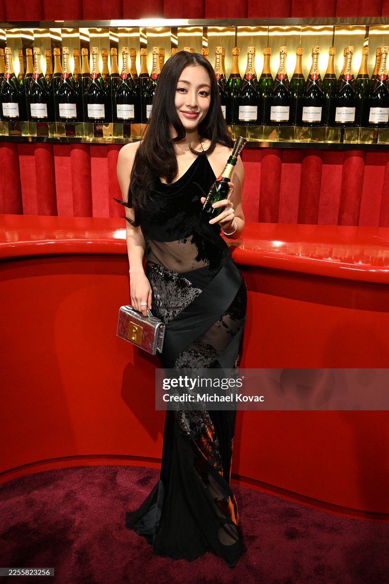 godmitzu's tweet image. JIHYO at the 83rd Annual Golden Globe Awards today.