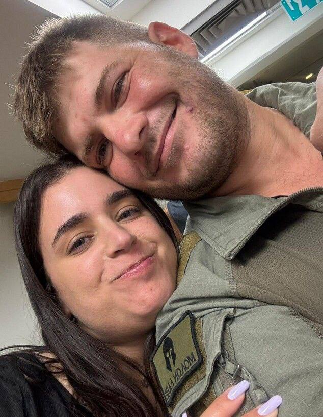 clashreport's tweet image. Israeli Channel 12 reports that Yehoshua Bon, a soldier who served over 700 days in reserve duty, died by suicide shortly after finishing his last deployment. 

He fought as a sniper in Gaza, Lebanon, and Syria and suffered from PTSD, according to his partner.

He died two weeks…