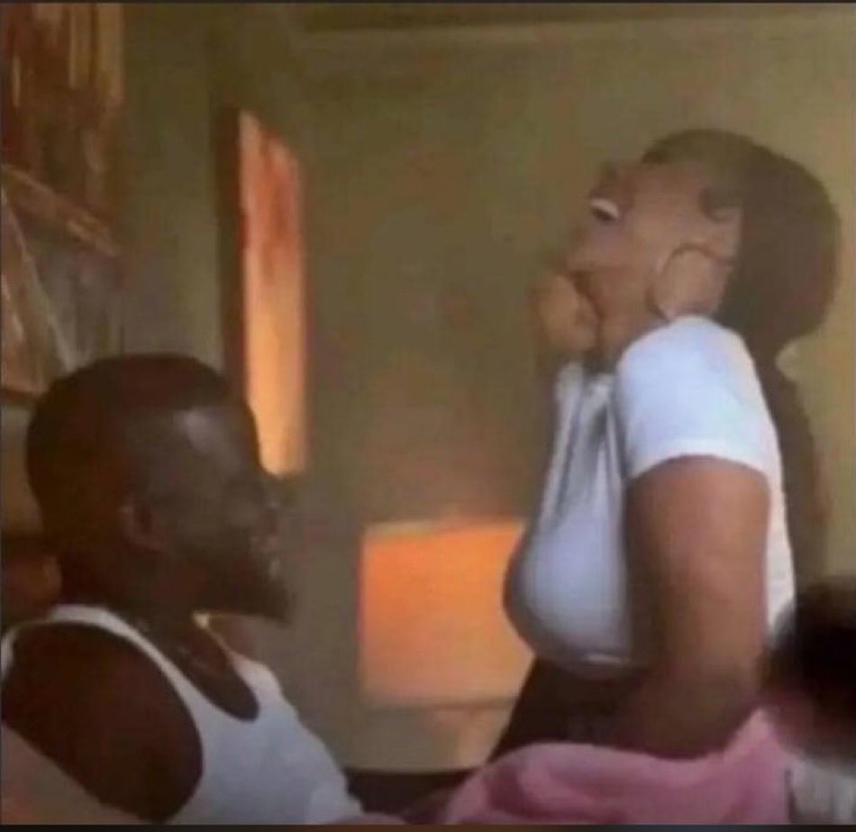 ossaivictor1_'s tweet image. Your girlfriend and her baby daddy while you’re at work making money to support their child 😂