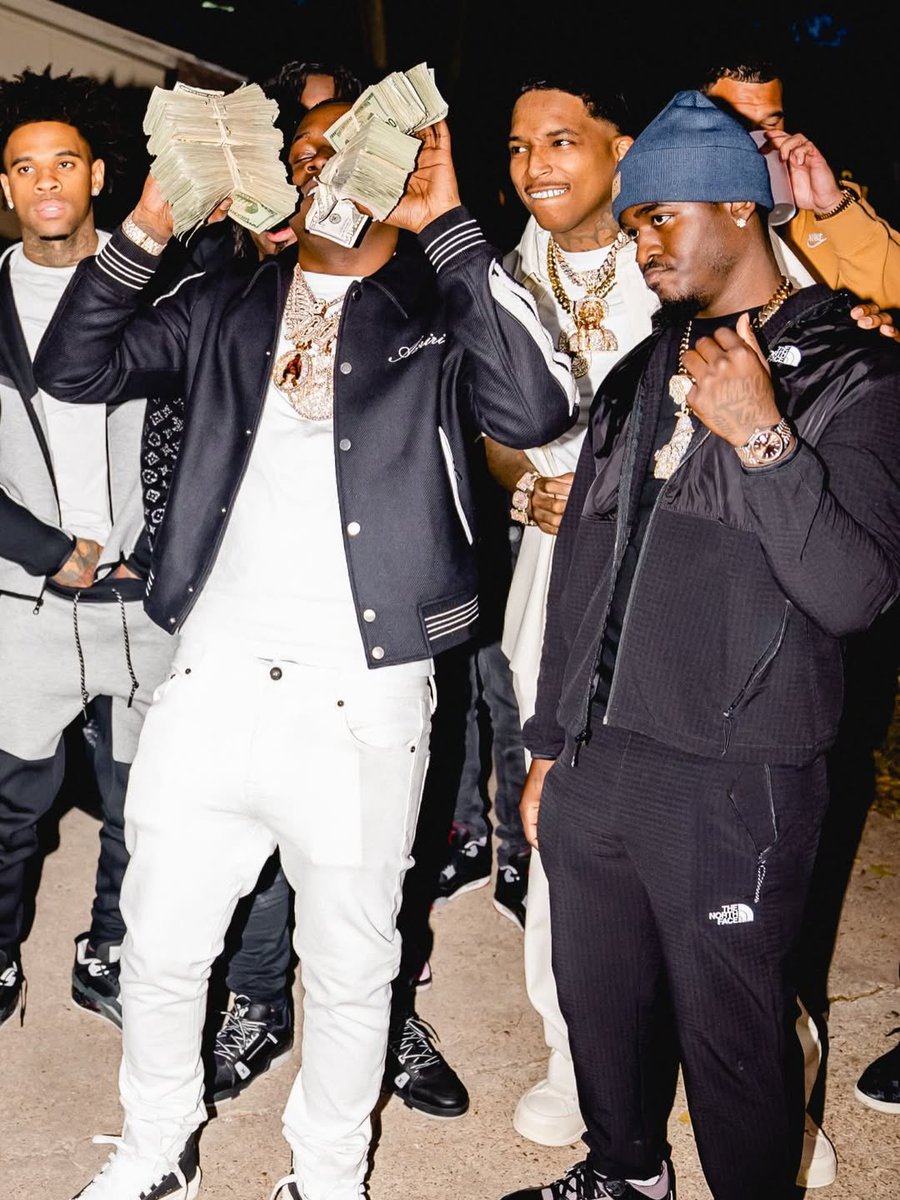 THELASTDONN700's tweet image. Why Ya Couldn’t Come Rock One Moe Stage With Us 💔🫩Damn Wizz Ya Hurt Us With This One Not Even Hurt Broken … Lost My Back Bone My Right HandMan 💯 Just Got Him On Track Right When Shit Was Going Good 😤😤💔 #RESTEASYWIZZ🧙🏾