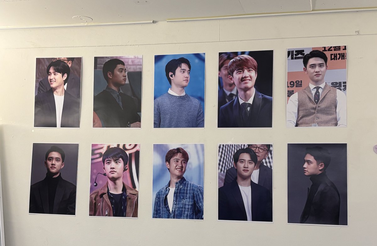DO_therock's tweet photo. 디오더락 카페에 디피된 경수 A3 포스터, 티셔츠(파본포함), 현수막, 배너 나눔합니다

수령하실 분은 6시~6시 30분 사이 카페 공이도시로 와 주세요! https://t.co/BhXir28PMS