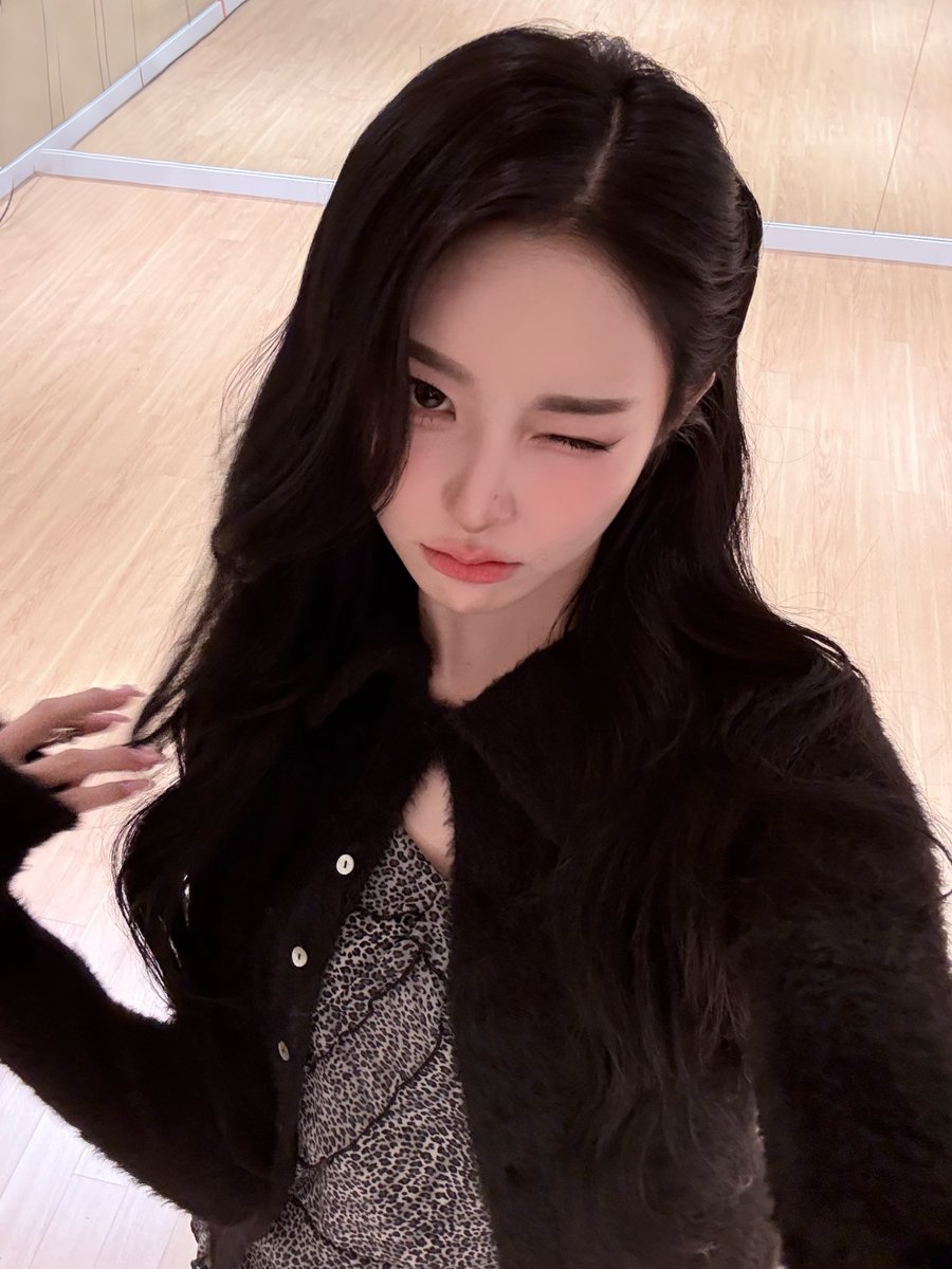 triplescosmos's tweet image. Wink~

#tripleS #트리플에스 #トリプルS
#トリプルエス #トエス
#Xinyu #신위 #シンウィー