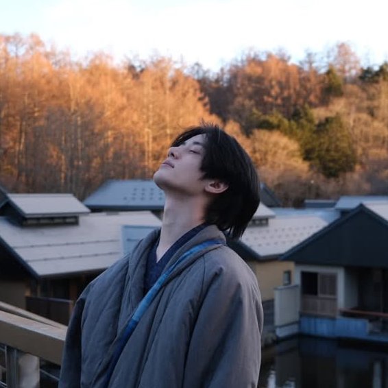ghostingsoobin's tweet photo. beomgyu is sooo winter coded, it's really his season 🤍❄️ https://t.co/8szB5wIfOt
