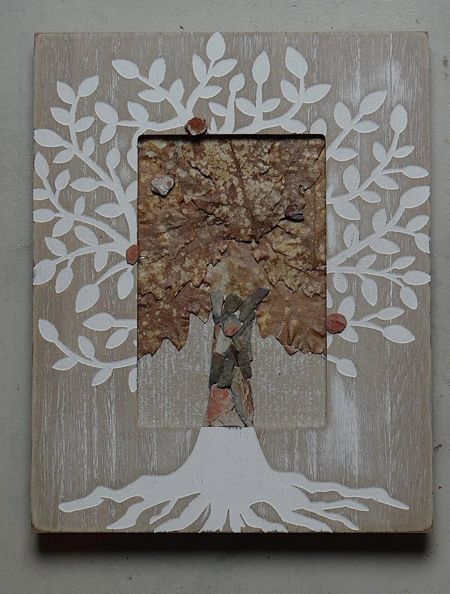 elementsdeco's tweet photo. Real Preserved Oak Leaf Tree of Life Wall Art - Handmade with Pyrenees Stones, Unique French Nature Decor https://t.co/MPuclFDyBU

#TreeOfLife #NatureWallArt  #PreservedLeaves
#HandmadeTreeOfLife  #BotanicalWallArt #BohoDecor https://t.co/v6c25r7tUY
