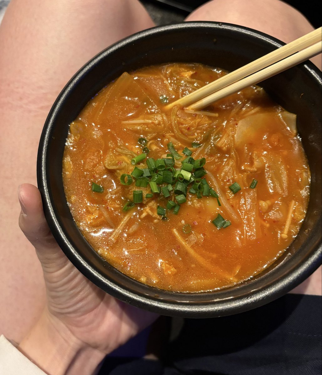 美味しい楽しいカクテル&amp;おばんざいの日だった😋
偶然？の信号機カクテル🍸📸

ラムさんのご飯美味しくてお皿にとった側から食べてしまって全然写真が無い…！
揚げたての唐揚げ最高でした！