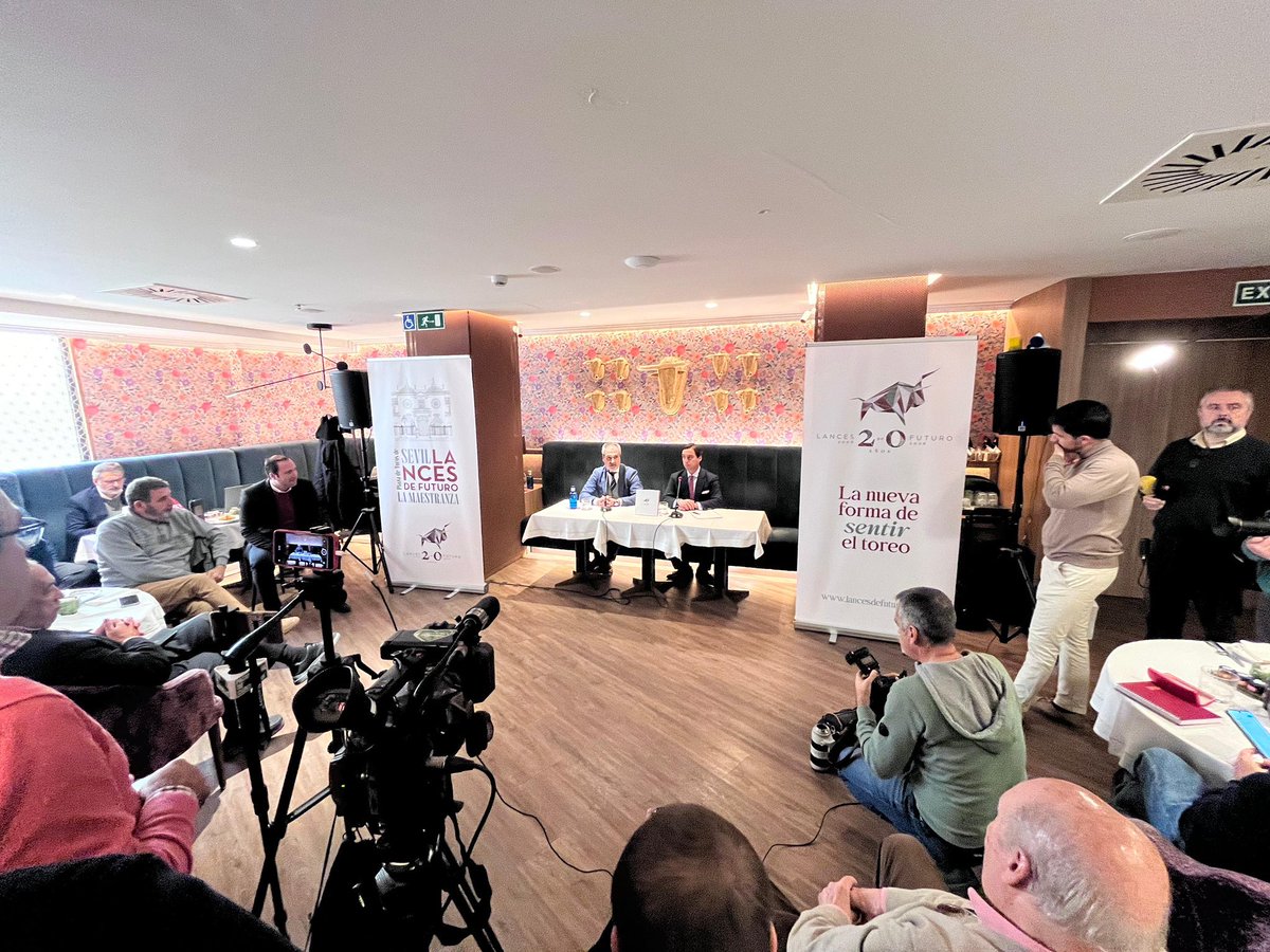 Un cambio de ciclo más ético que estético. Su manera de sentarse ante toda la prensa y de encajar todo tipo de preguntas ya marca distancias con todo lo anterior. A sus antececesores, entre otras muchas cosas (buenas y no tan buenas), también se les recordará por inolvidables