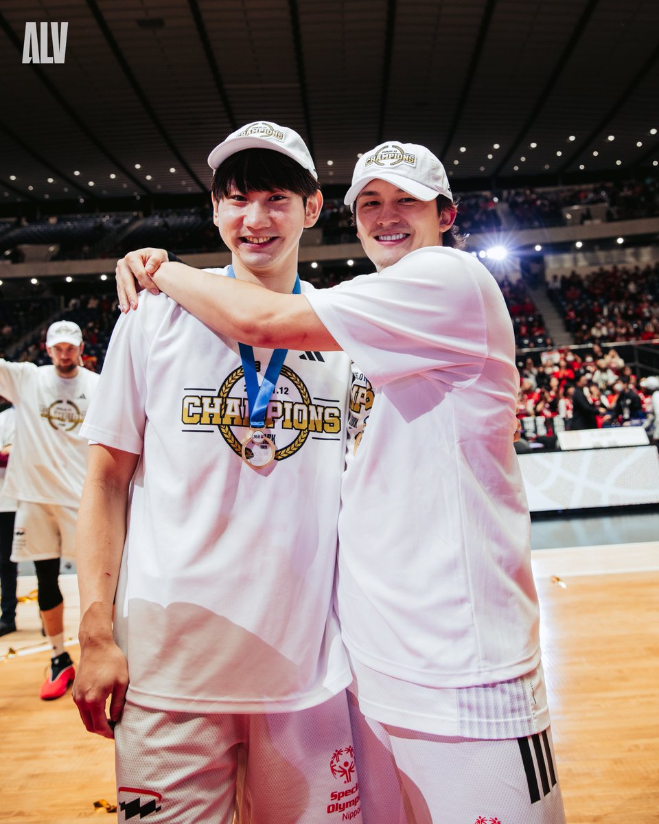 98年組🍵🌊

<a href="/osa_____75/">小酒部泰暉　/ Taiki Osakabe</a> <a href="/kaitoews7/">テーブス海 Kai Toews</a>
#アルバルク東京 #天皇杯バスケ