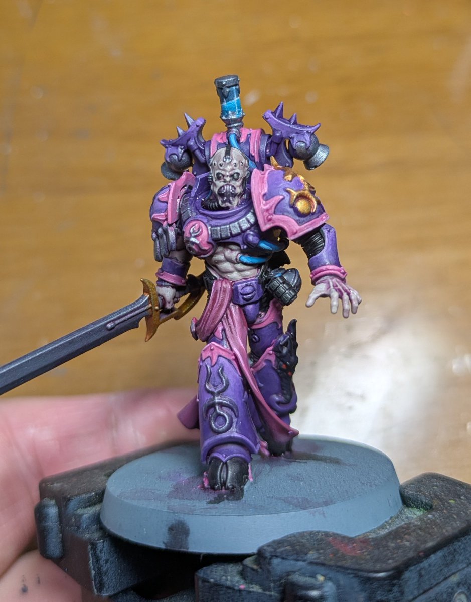 個人的にこのカラースキームかなりよきだと思っているのですがトリムをピンクホラーで塗ってるので塗りづらくて仕方ない
似たような明るめのピンクでおすすめのカラーあったら教えて欲しい