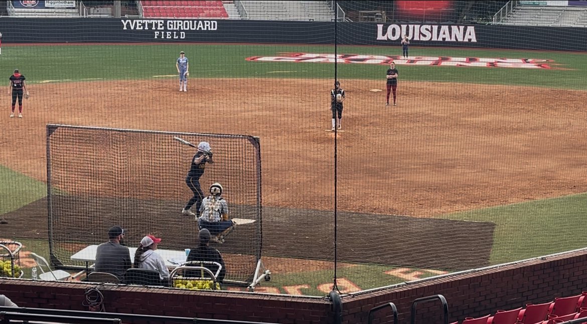 Analiese Holmes tweet media