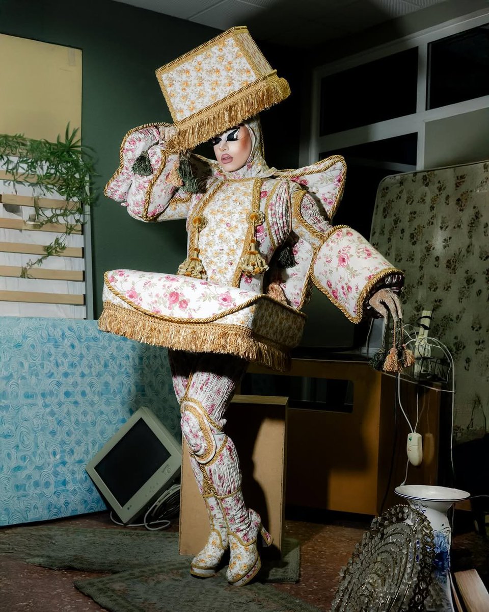 cerithfreeman's tweet photo. @DragDollCo @ferrxn__ has entered the chat https://t.co/9RRaE1HN2Z