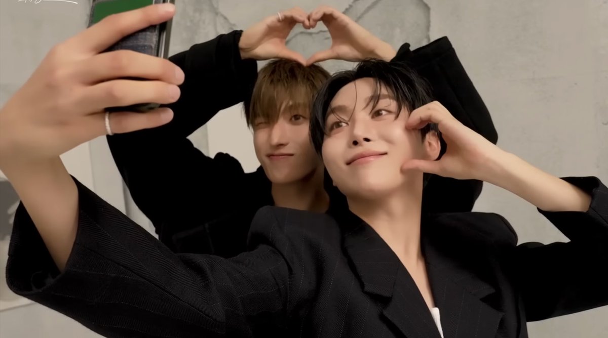 wonubliss's tweet image. dokyeom and seungkwan 🤳📸🥹