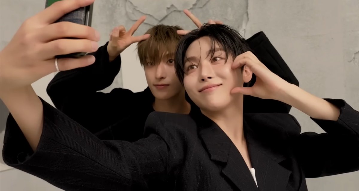 wonubliss's tweet image. dokyeom and seungkwan 🤳📸🥹