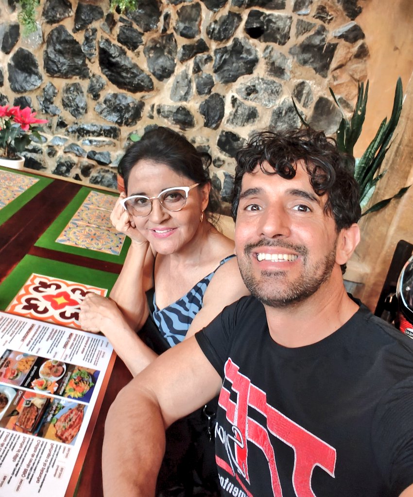 Damaquiel's tweet photo. Mi mami hermosa te amo con todo mi corazón ❤️❤️❤️ https://t.co/o7ph56G4Nx