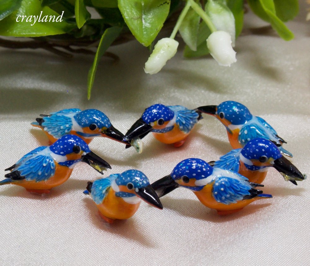 半年以上も在庫切れになっていたカワセミちゃんのイヤリング，ピアス作品がやっと20作品ほど完成して補充出来ました♪

#クレイアート　#粘土細工　
#ハンドメイド　
#カワセミ　#イヤーアクセサリー　
creema.jp/c/ysuna
minne.com/@nipring10