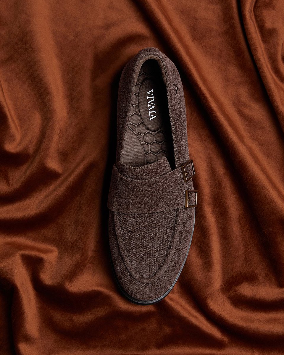 Luciana, served à la carte. 🤎 Quiet elegance in rich cocoa tones