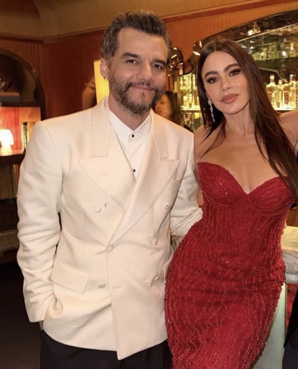 fabyollaverass's tweet image. simplesmente sofia vergara e wagner moura juntos