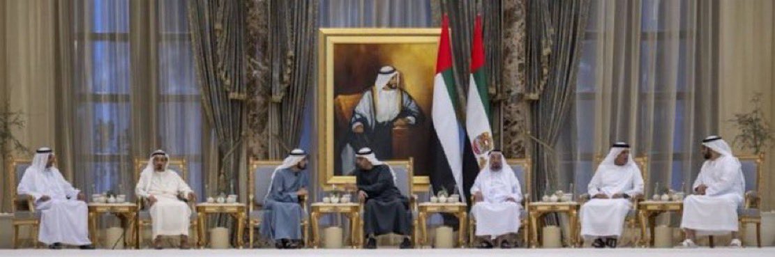 على سبع الإمارات الله أكرمنا بسبع فهود 
على مبدأ زعيم المجد ويصونون ما صانه❤️