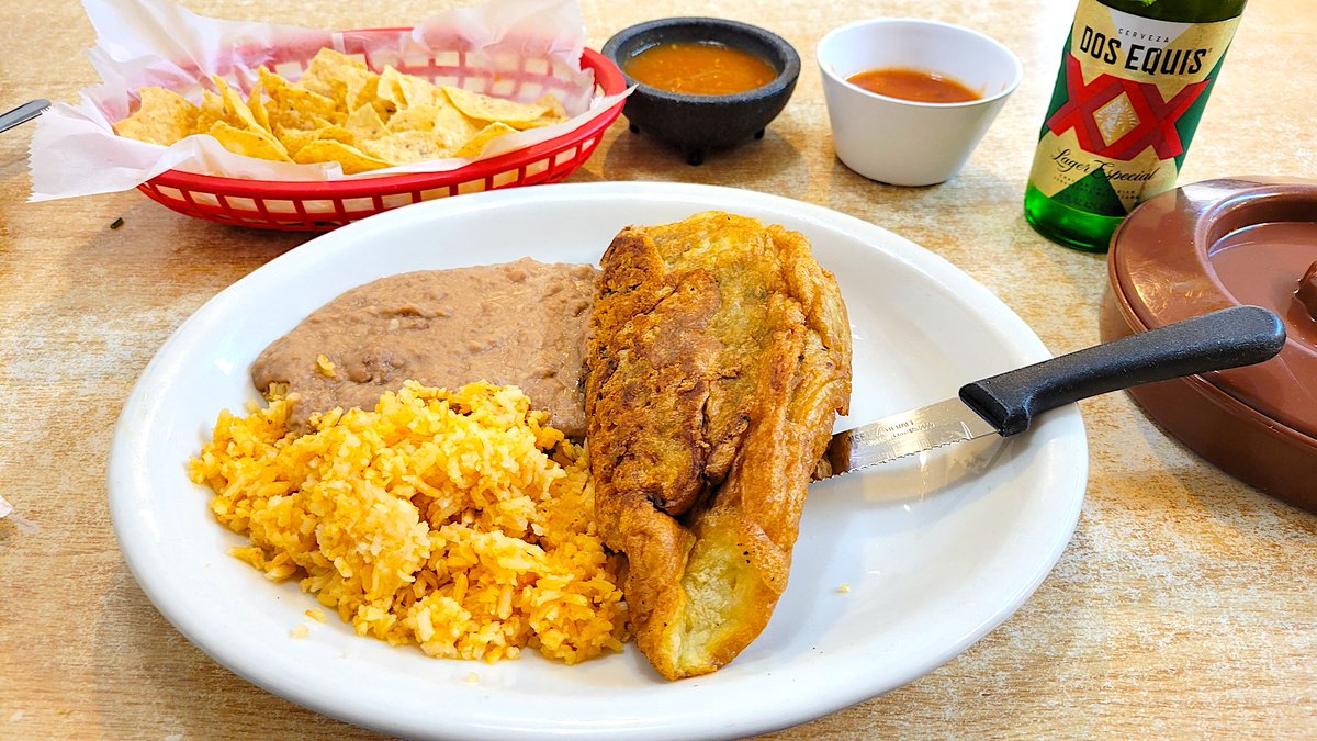RoadTips's tweet image. There's an area in North Dallas where there's seemingly blocks upon blocks of Mexican restaurants.  I found this one that looked pretty promising, but even though the service was good, the food was pretty average - Cuquita's Restaurant
roadtips.blog/2026/01/12/cuq…