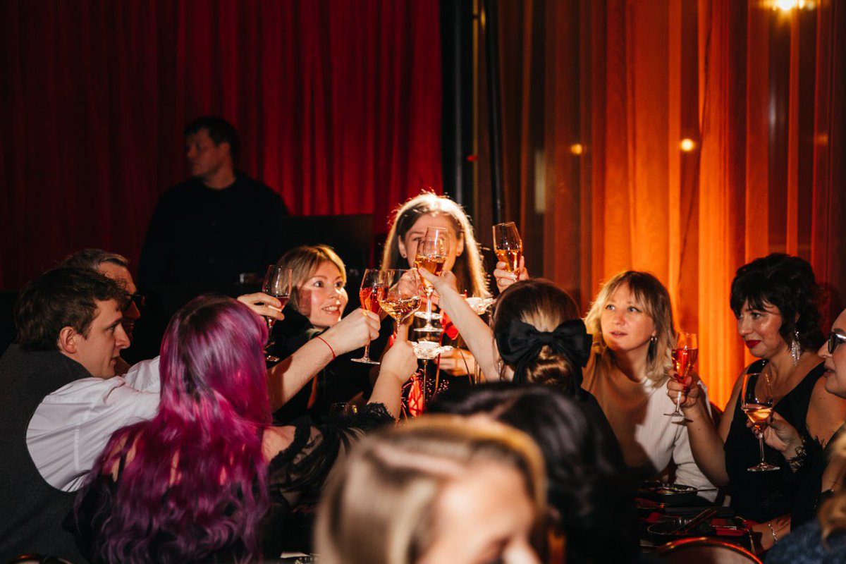 datashift_ee's tweet photo. Datashift winter corporate vibes ❄️🎉

Our team rang in the holidays with epic energy, great food, laughs, and pure fun!
And the absolute highlight of the night? 🔥 

Our incredible drummer #EmilVergo absolutely crushed it on stage – the whole room was on fire! 🥁✨ https://t.co/nMwnr4pypL