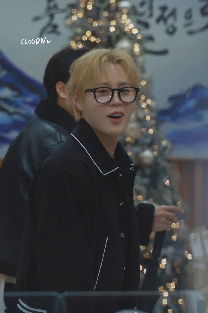 cloudn_hsw's tweet photo. 260112 하성운 볼륨 퇴근

#하성운
#HASUNGWOON https://t.co/bJCeIpk4KF