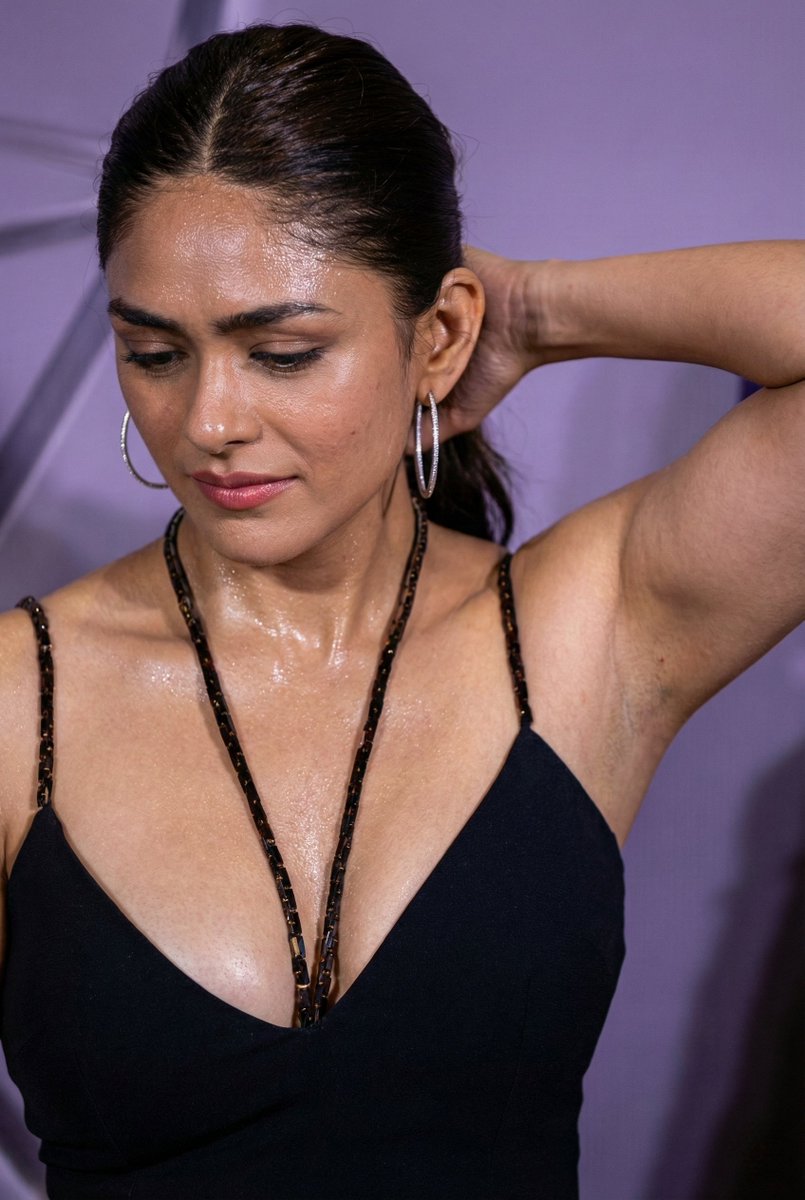 Mrunal Thakur Commentary tweet media