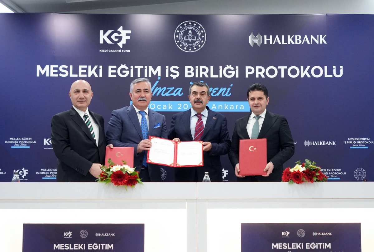 📍 Ankara

Kredi Garanti Fonu, Türkiye Halk Bankası ve Bakanlığımız arasında Mesleki Eğitim İş Birliği Protokolü’nü imzaladık.

Eğitim sistemimizin üretim hayatıyla ilişkisini kuvvetlendirme ve ihtiyaç duyulan insan kaynağını doğru bir stratejiyle yetiştirme irademizi, iş
