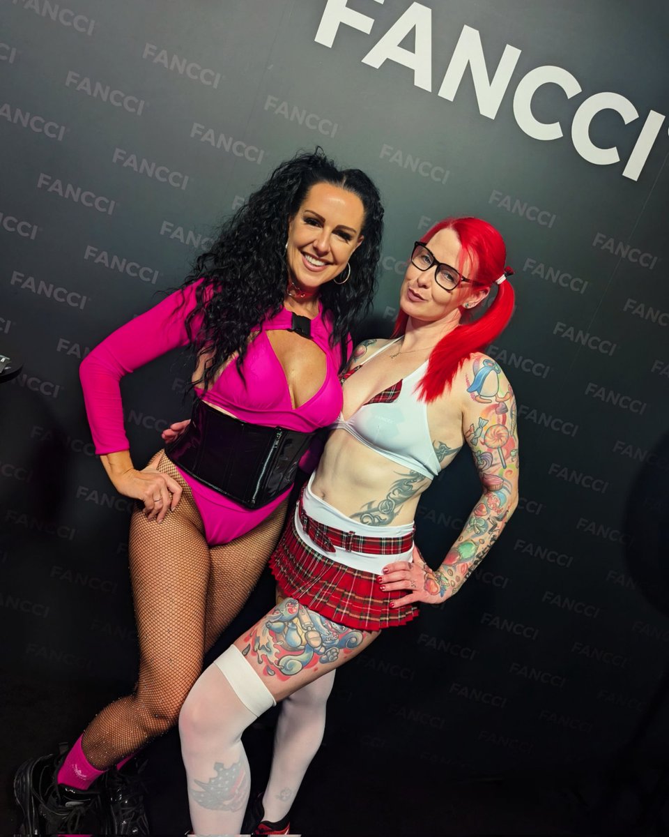 Mina Knight tweet media