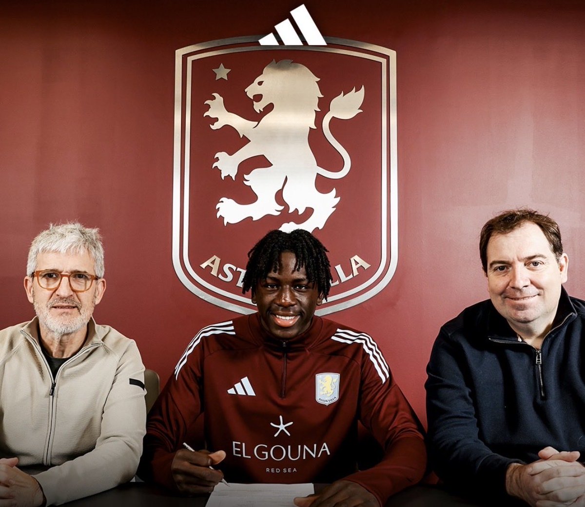 TheHolteHub's tweet image. A massive Happy Birthday to Brian Madjo. 

17 Years Old Today, and his present is signing for Villa - what a day!

#AVFC • #AstonVilla