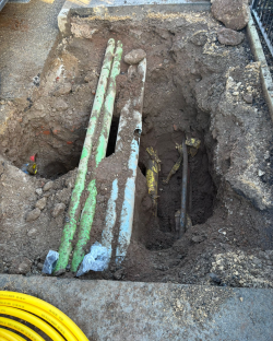 PierUKLtd's tweet image. 🏠 On site at a new build in Greater Manchester
Exposing services to ensure the site is ready for the next stage of the project

📞 To enquire, give us a call on 01925 228674

#PierUKLtd # #GreaterManchester #OnSite #ProfessionalService