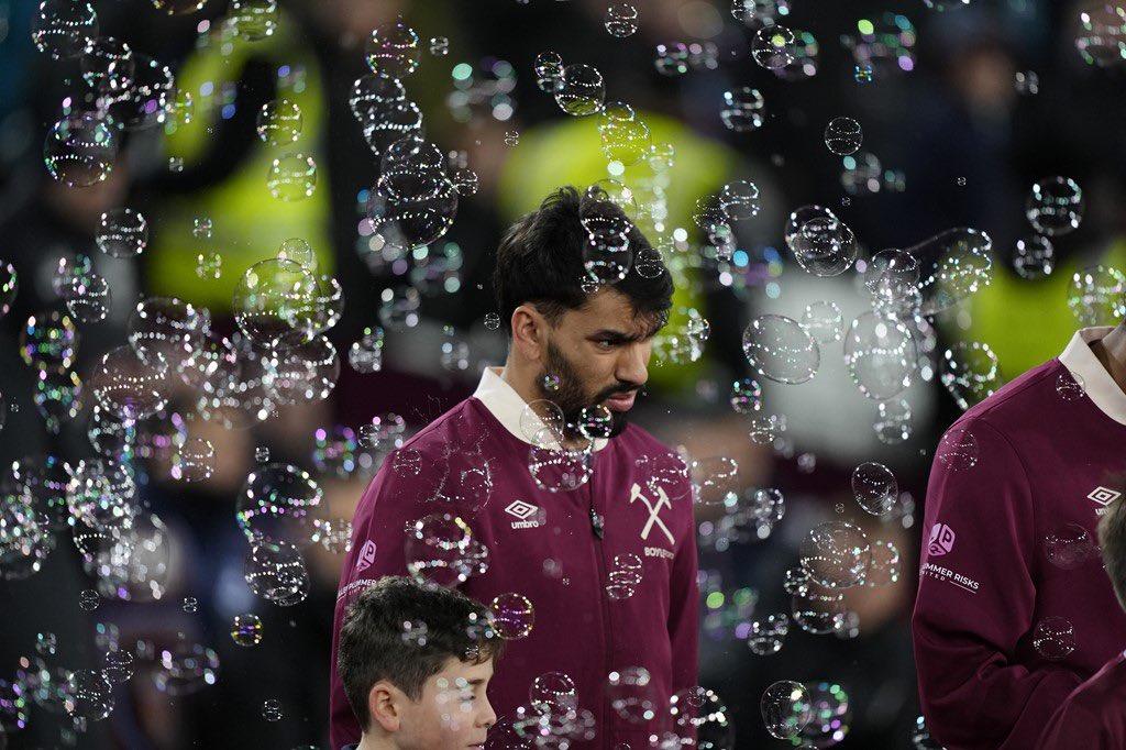 DataFutebol's tweet image. MEU DEUS! 🤯

O Flamengo estaria disposto a pagar 40 MILHÕES DE EUROS para contratar o LUCAS PAQUETÁ! 💰

Isso é cerca de 250 MILHÕES DE REAIS.

Via @guardian_sport