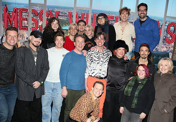 4Gelly's tweet image. NEW PHOTOS/ @adamlambert with the cast of the play "Messy White Gays " and Hillary Clinton last night in New York 🖤🖤
gettyimages.co.uk/search/2/image…