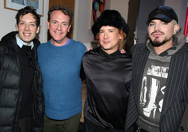 4Gelly's tweet image. NEW PHOTOS/ @adamlambert with the cast of the play "Messy White Gays " and Hillary Clinton last night in New York 🖤🖤
gettyimages.co.uk/search/2/image…